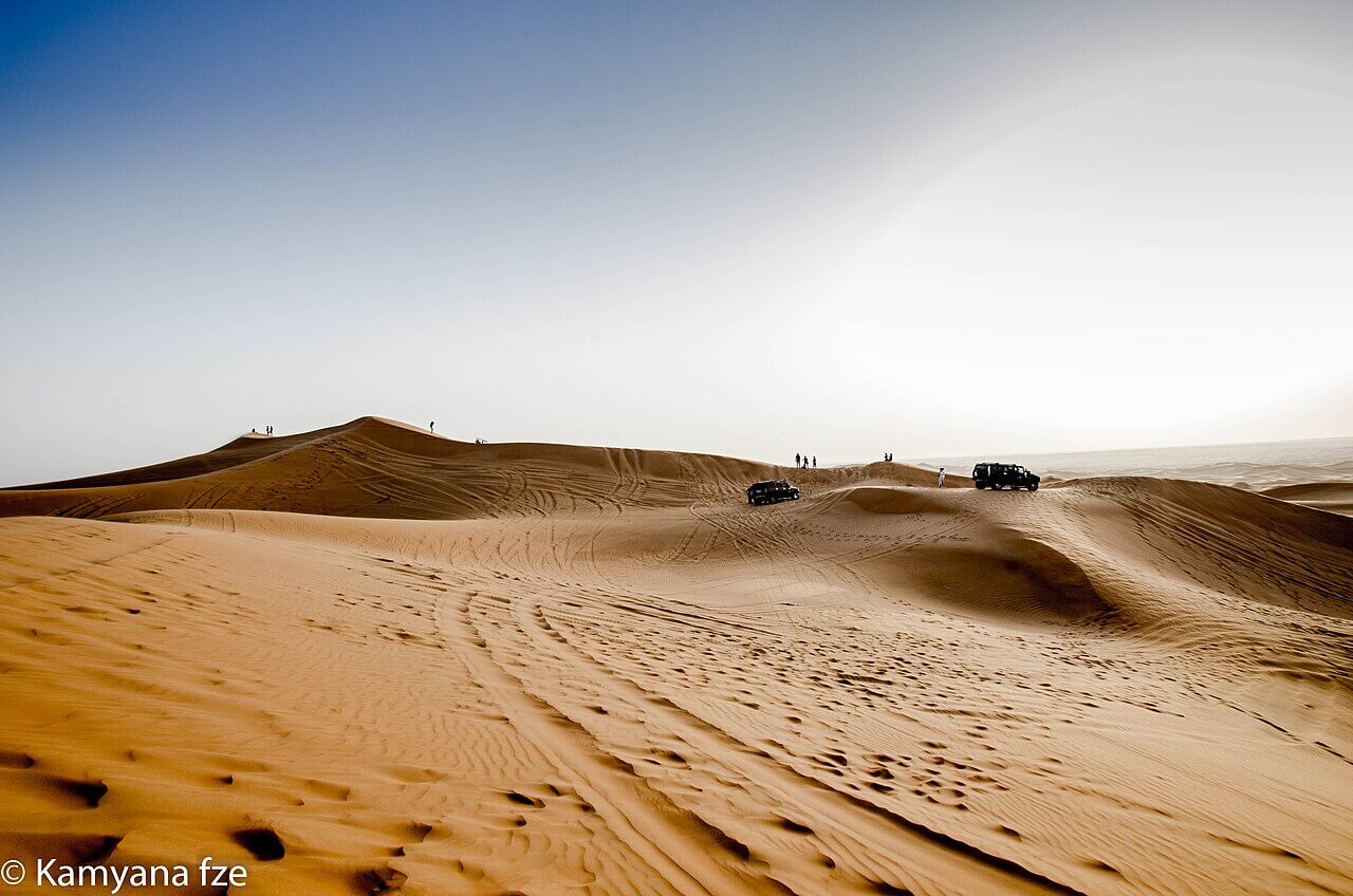 Dunas de areia no deserto, nos arredores do Dubai