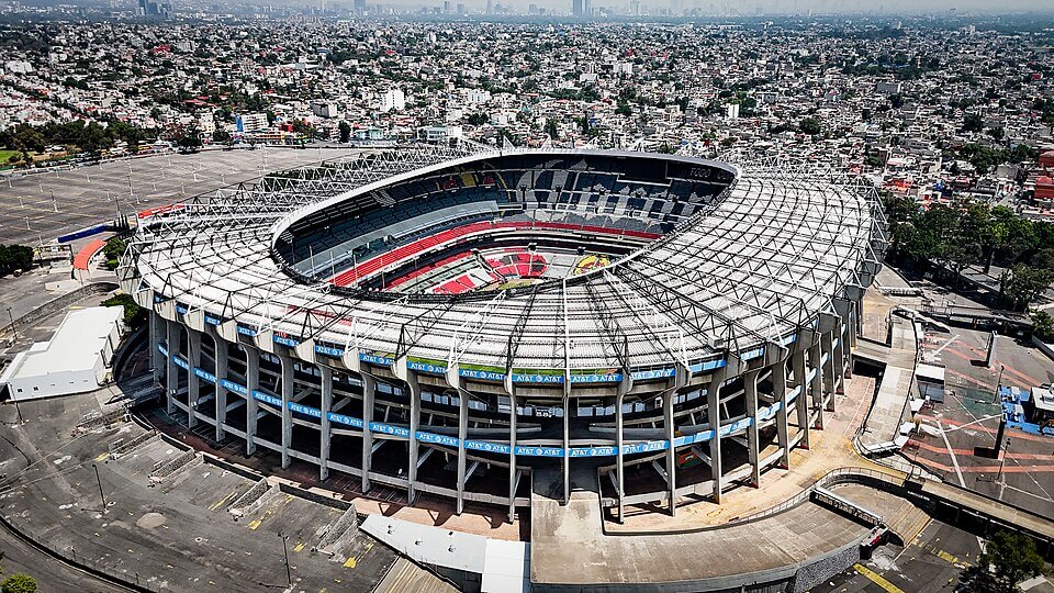 Vista aérea do Estádio Azteca na Cidade do México, sede do Mundial 2026