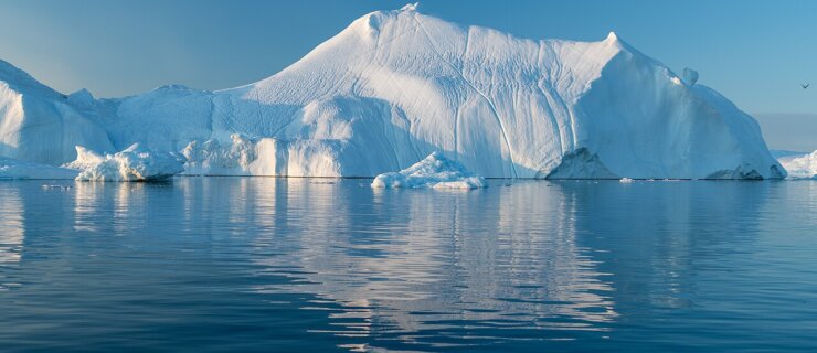 Um iceberg no fiorde gelado de Ilulissat, na Gronelândia