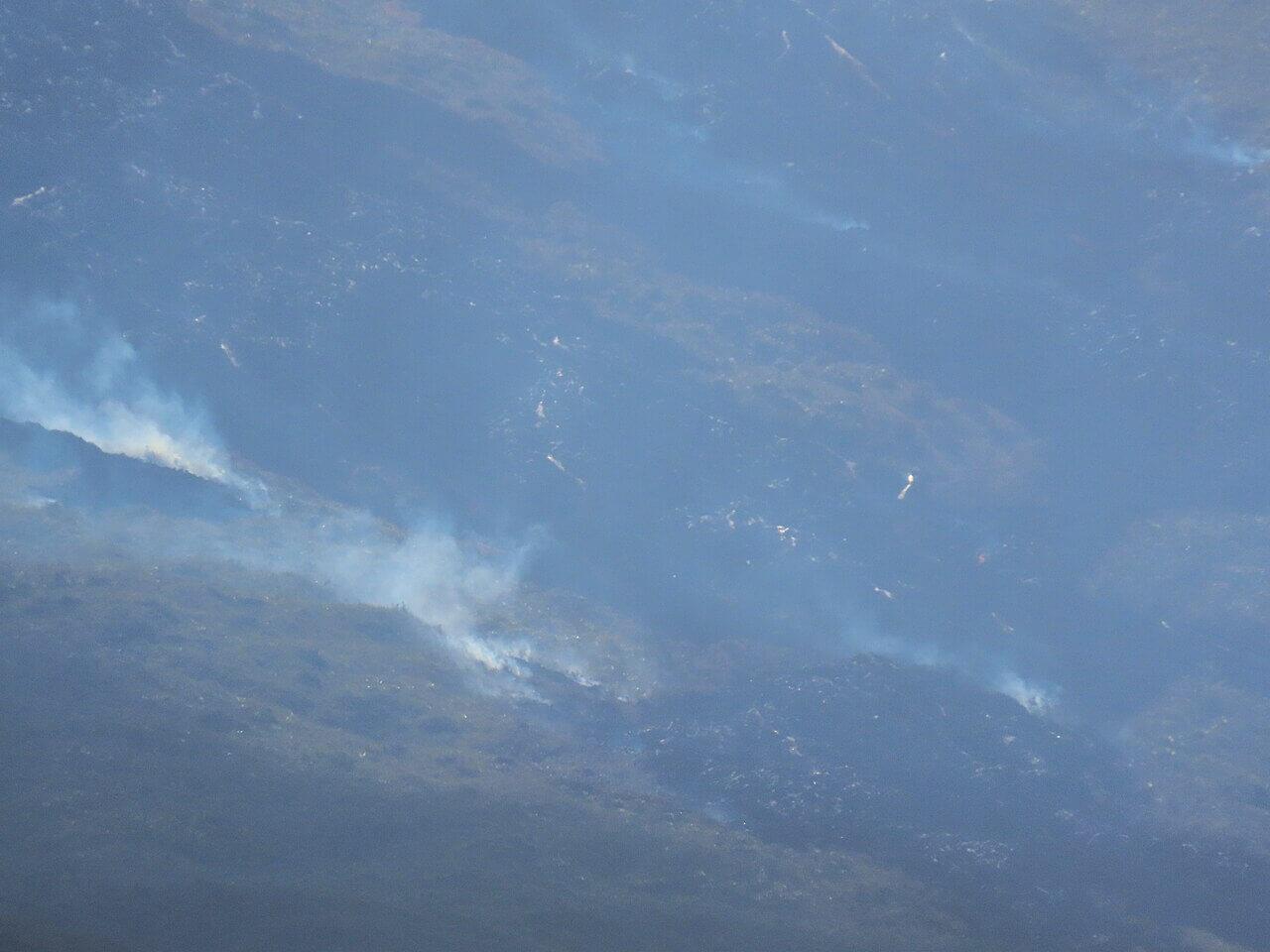 Rios de lava do Piton de la Fournaise, um dos vulcões mais ativos do mundo